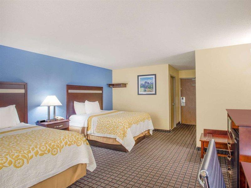 Days Inn By Wyndham New Haven Esterno foto