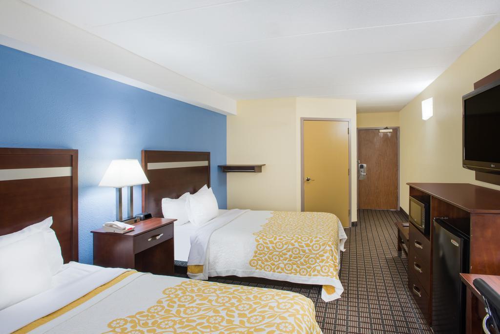 Days Inn By Wyndham New Haven Esterno foto